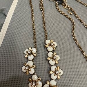 Elegant Floral Gold and White Necklace